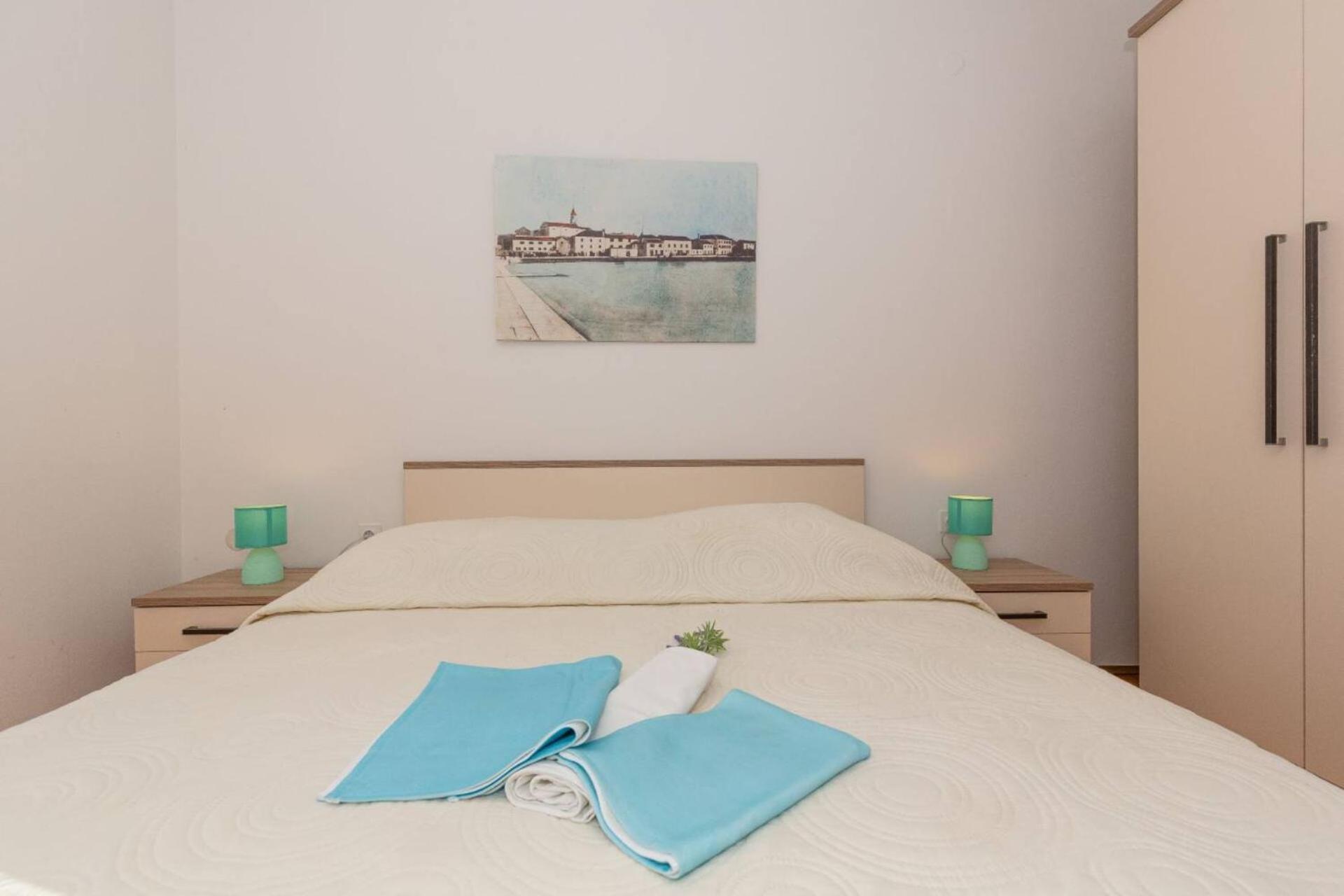 Three Bedroom Apartment In Biograd Биоград на Мору Екстериор снимка