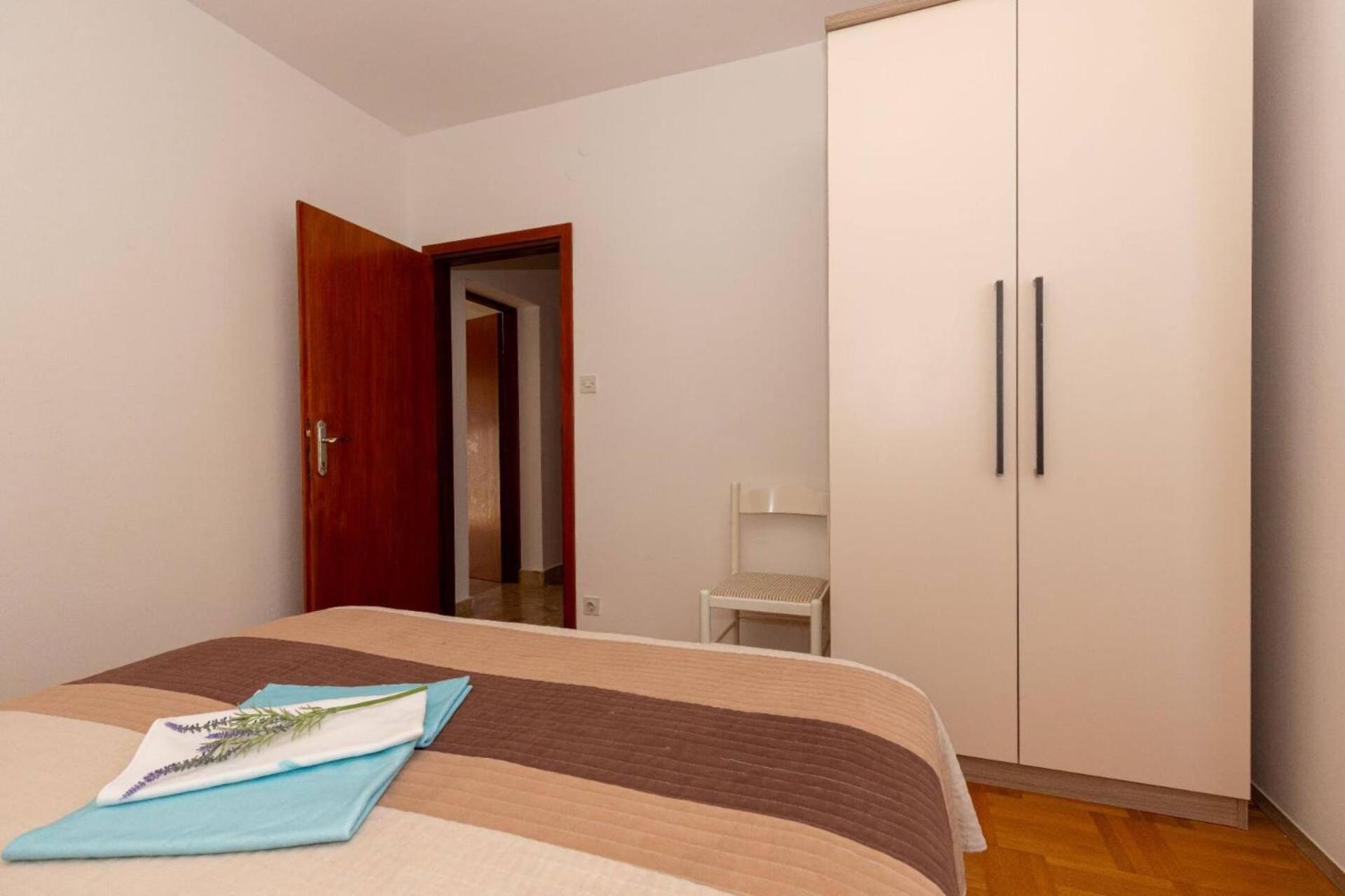 Three Bedroom Apartment In Biograd Биоград на Мору Екстериор снимка