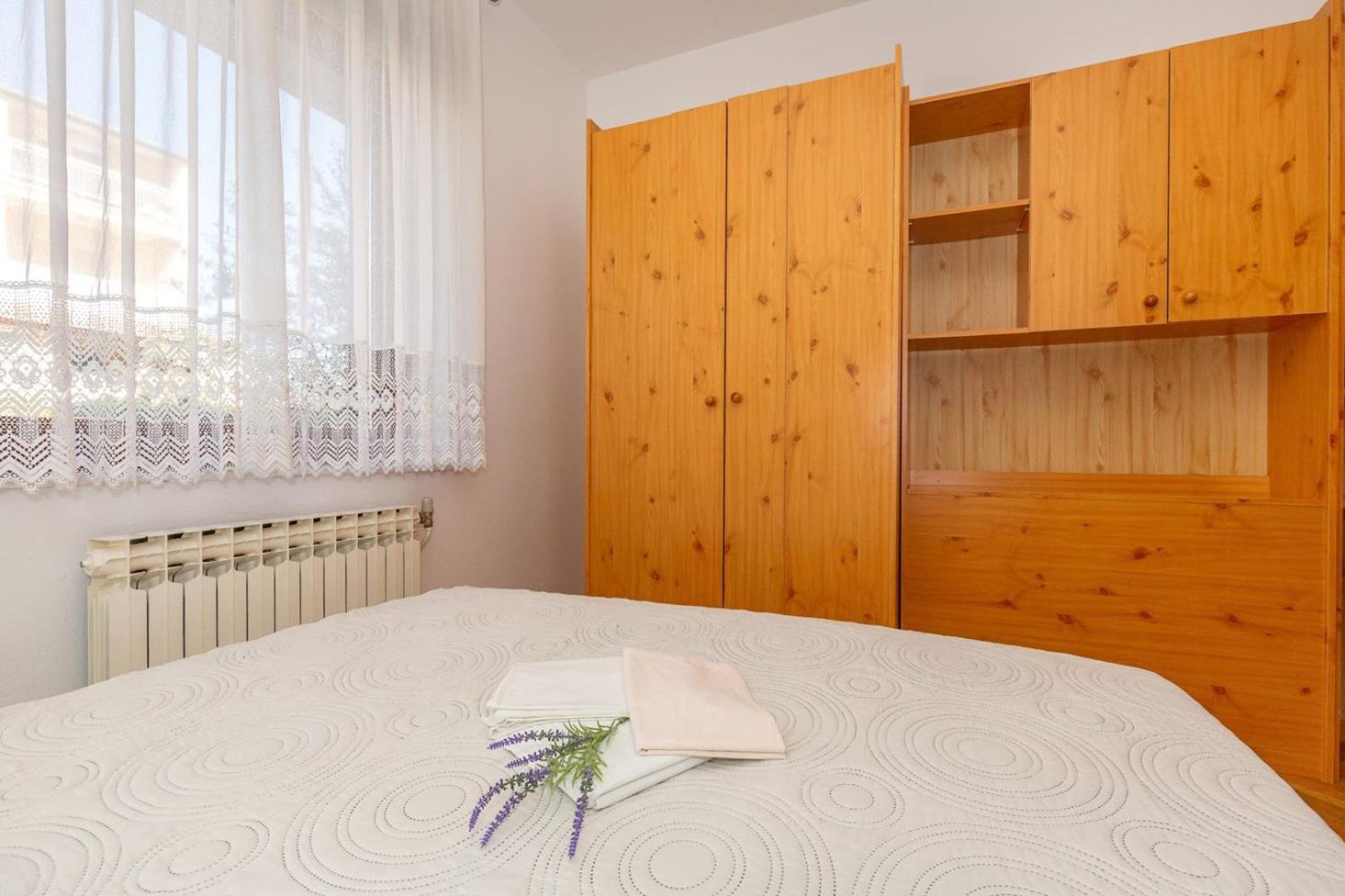 Three Bedroom Apartment In Biograd Биоград на Мору Екстериор снимка
